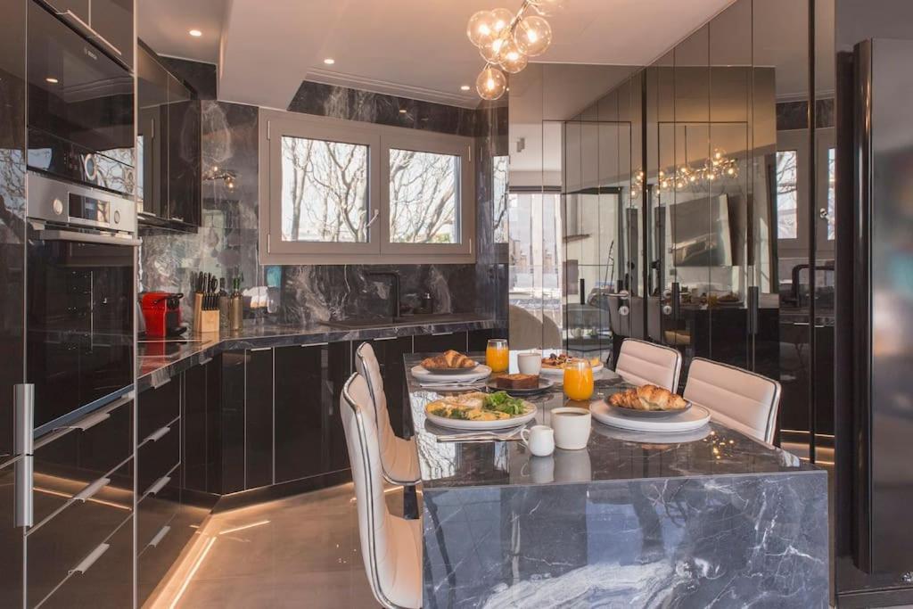 Luxury Acropolis View Apartment-Living Stone Black Pearl 雅典 外观 照片