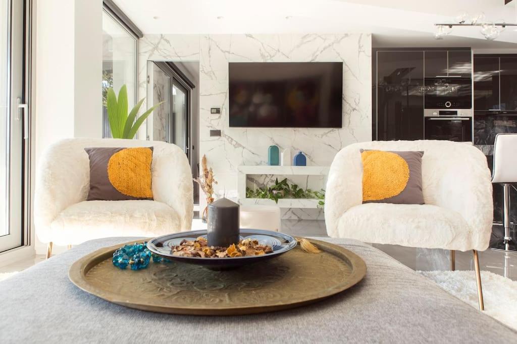 Luxury Acropolis View Apartment-Living Stone Black Pearl 雅典 外观 照片