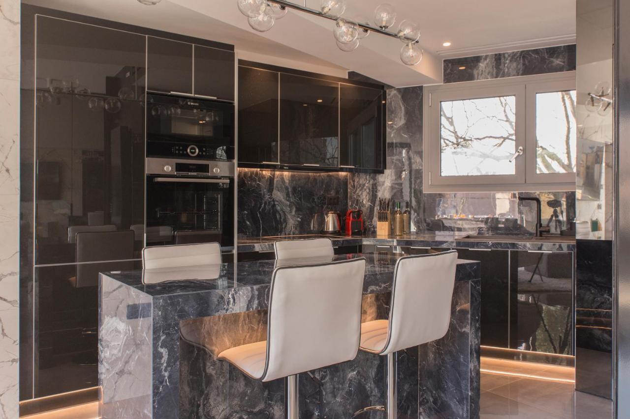 Luxury Acropolis View Apartment-Living Stone Black Pearl 雅典 外观 照片